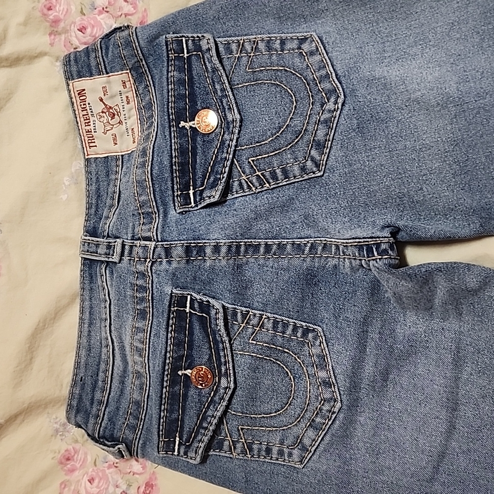 Like brand new only worn once True Religion jeans